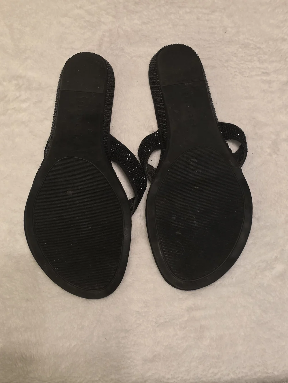 Women’s Yellow Box Black Beaded Thong Sandals - Comfort Footbed. Size 9 - Picture 3 of 3
